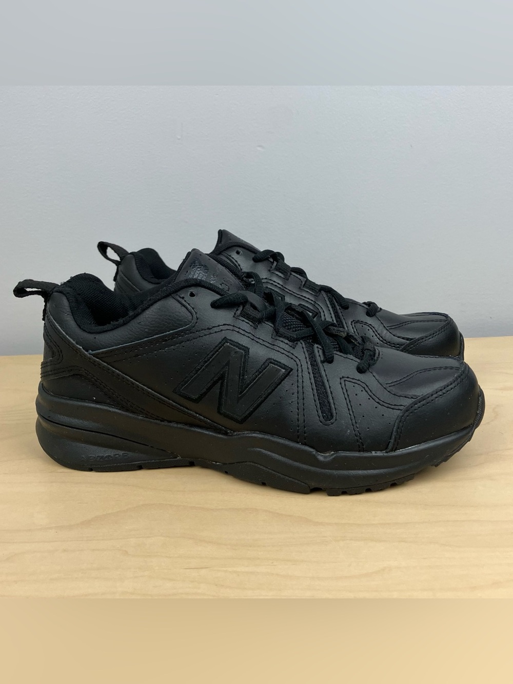New Balance Women’s Size 7.0 B 608v5 Triple Black Slip Resistant Walking Shoes